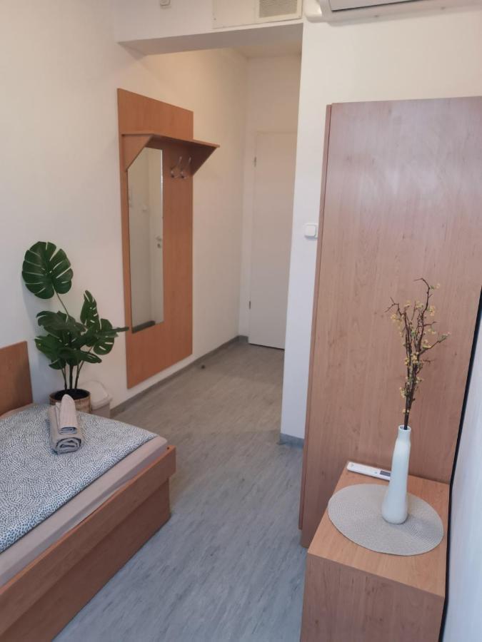 Dunaújváros Hid Ifjusagi Szalloホステル エクステリア 写真